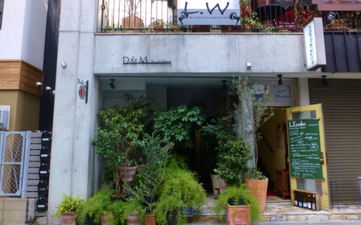 名鉄名古屋駅徒歩5分バンチオブピオニーズは花屋併設のカフェ